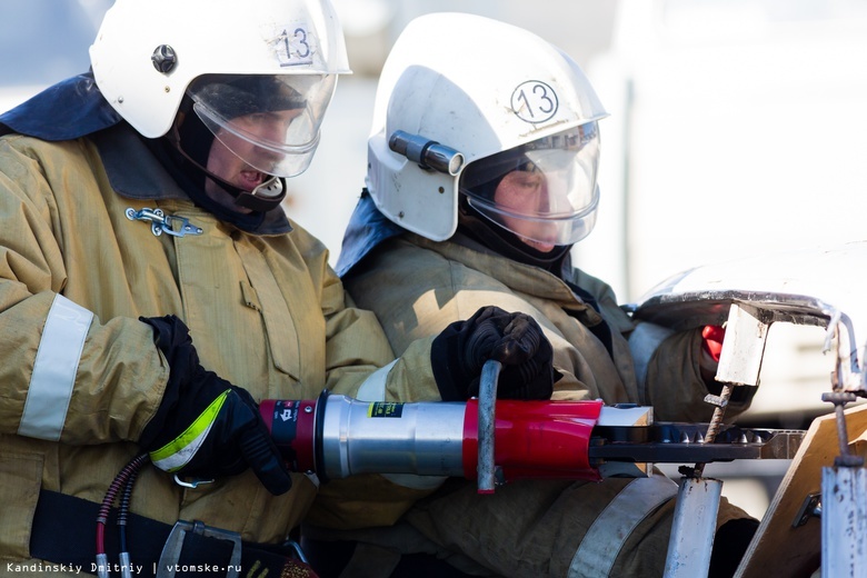 Крупный пожар на пилораме в Кожевниковском районе тушили шесть часов