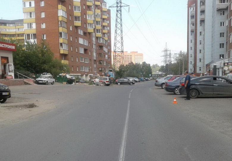 В Томске водитель Lada наехал на пешехода и скрылся