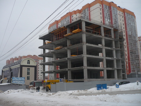 На Комсомольском вместо магазина построили шестиэтажку