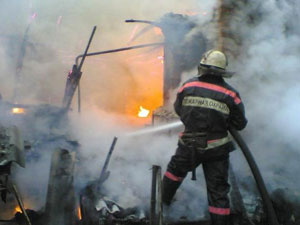 Ночью в пожарах погибли два человека