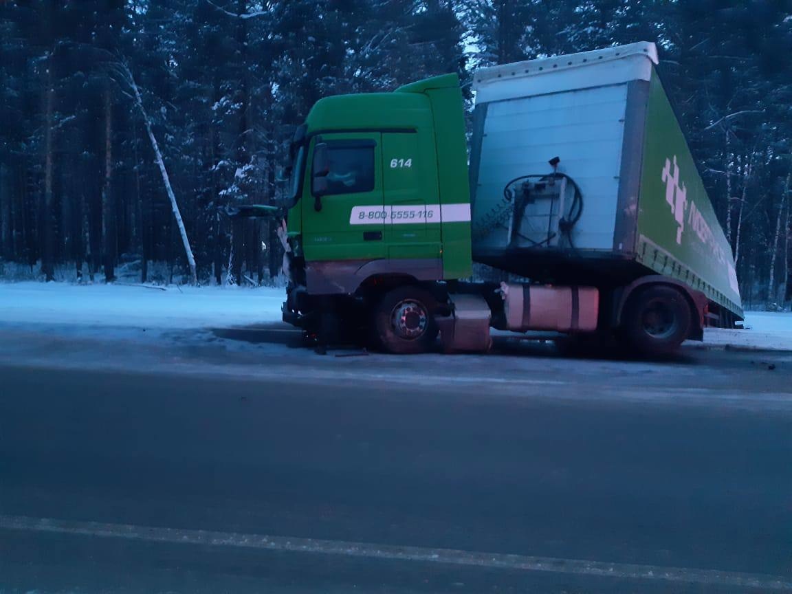 Трое погибли в ДТП с фурой и легковушкой на трассе Томск — Юрга |  23.12.2022 | Томск - БезФормата