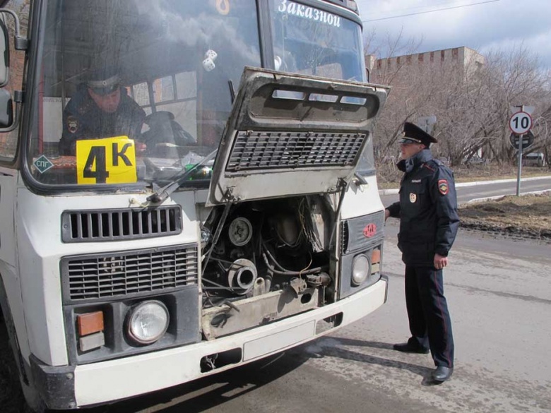 УМВД: за 40 минут «заказная» маршрутка в Томске нарушила ПДД 6 раз