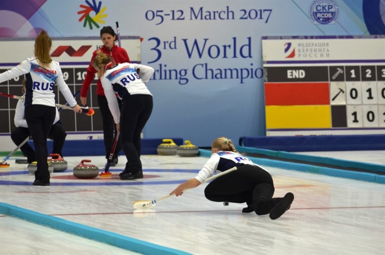 Томичи взяли серебро на чемпионате мира по керлингу