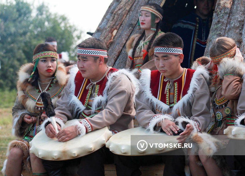 Гастроконкурс, танцы у костра и гонки на озере: программа фестиваля «Этюды Севера»