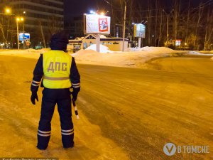 Сегодня штрафы ГИБДД без санкций принимают на коммунальном мосту