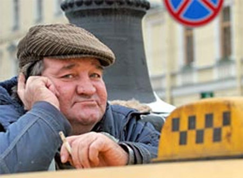 Таксисты начали выявлять своих коллег-нелегалов