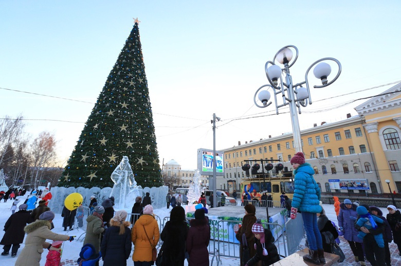 Сегодня на Новособорной откроются каток и ледовый бар