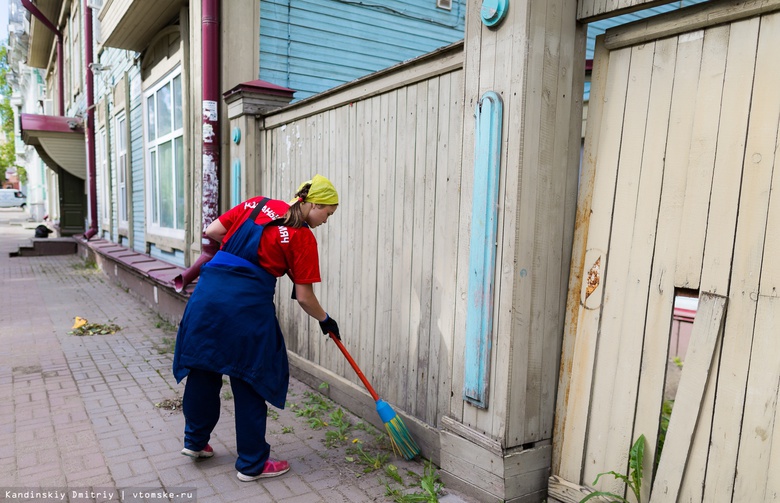Более 4 тыс школьников Томской области нашли подработку на август