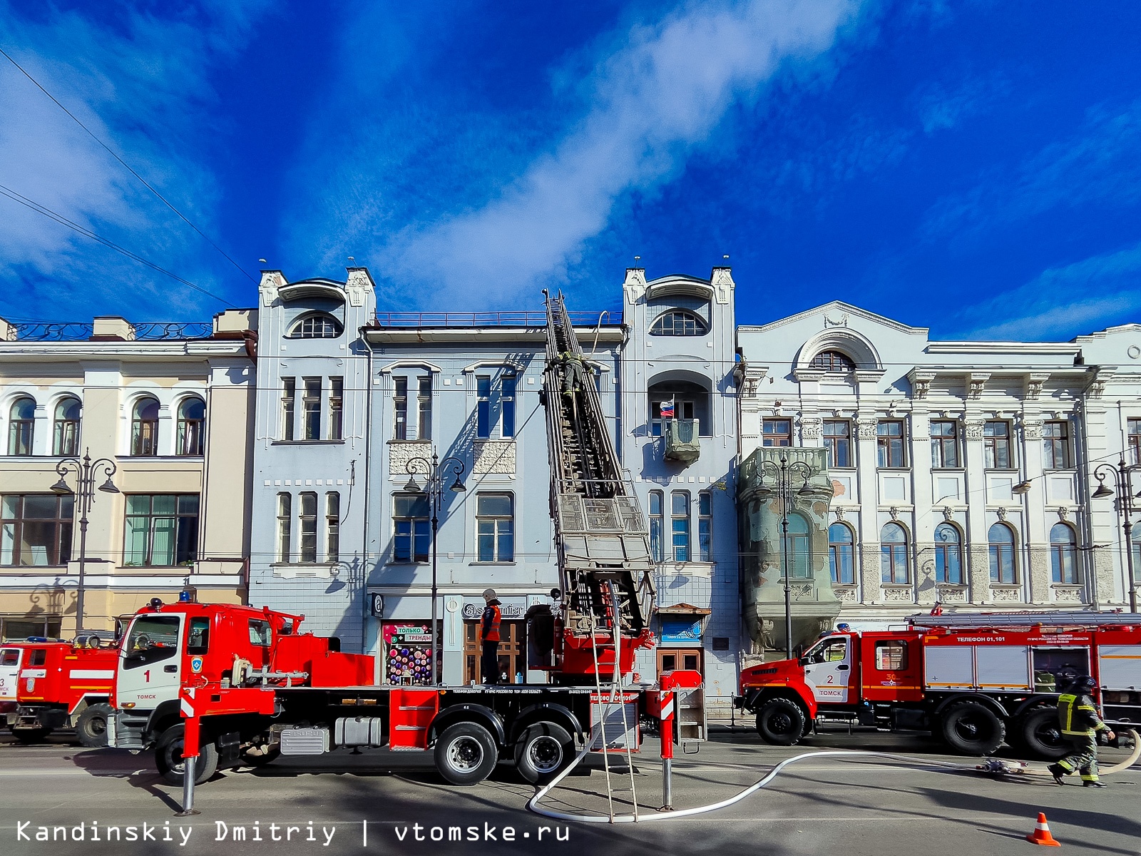 Пожар произошел в историческом здании в центре Томска | 22.09.2023 | Томск  - БезФормата