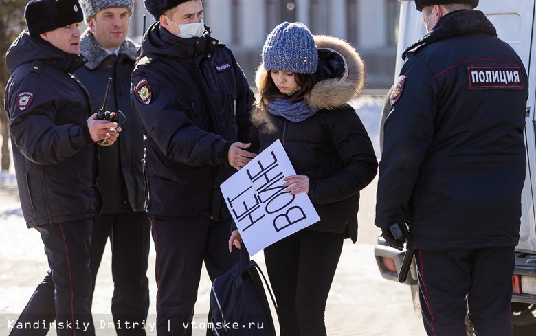 Гулять не время: массовую проверку документов провела полиция в центре Томска