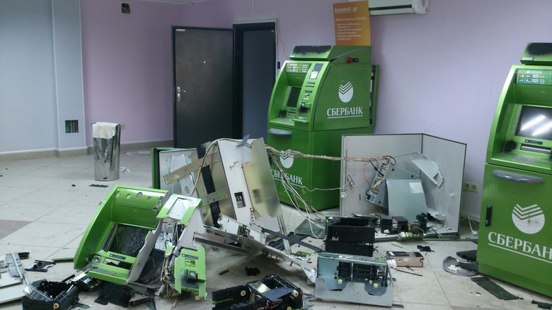 Из взорванного банкомата Сбербанка украли более четырех миллионов