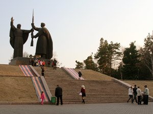 Студенты ТПУ возложат к Вечному огню девятиметровые Георгиевские ленты