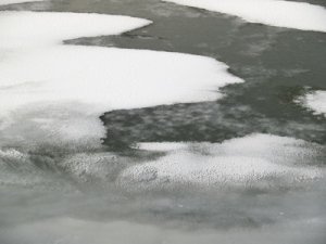 МЧС проводит рейды по местам скопления любителей подледной рыбалки