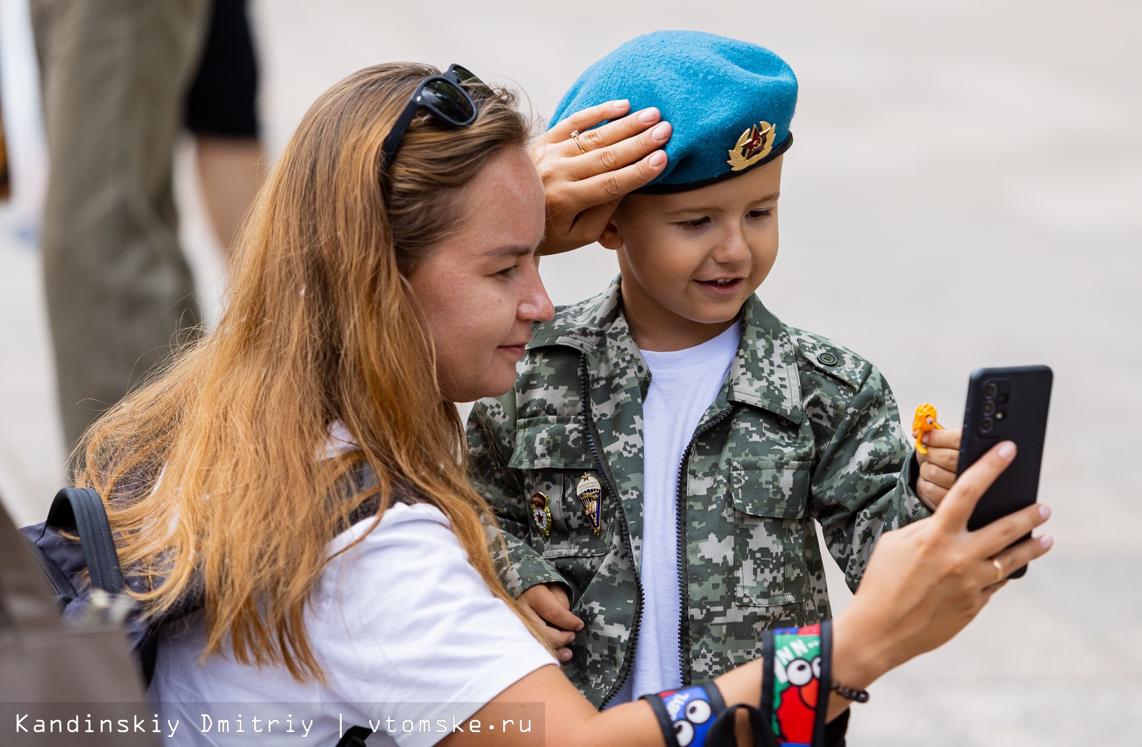 Никто, кроме нас!»: томские десантники отметили День ВДВ | 02.08.2022 |  Томск - БезФормата