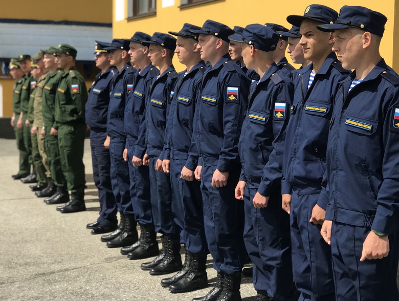 Томских призывников торжественно проводили на службу в ВДВ и научные роты