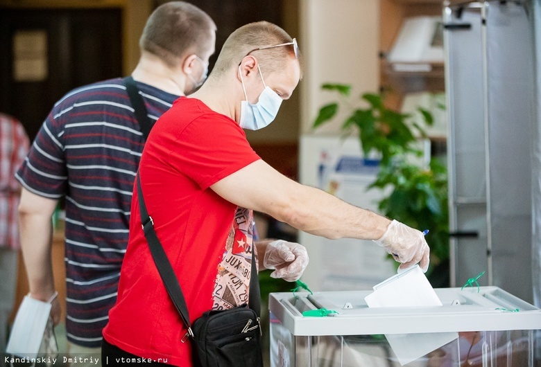 Дезинфекция, сейф-пакеты и кабинки без штор: заметки наблюдателя с голосования по поправкам