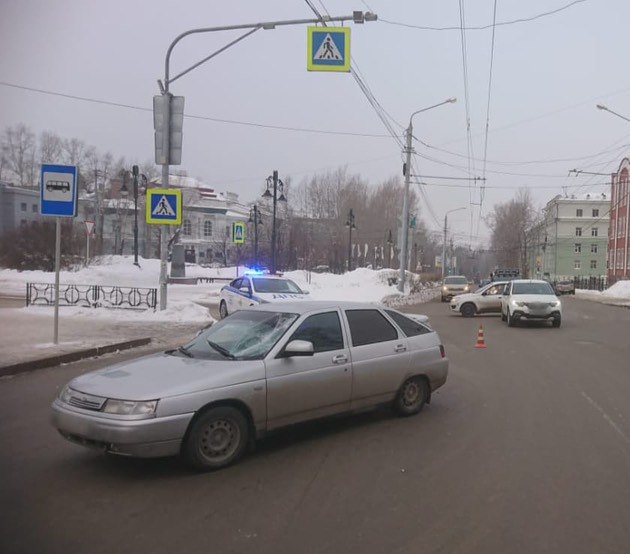 ВАЗ сбил мужчину на пешеходном переходе в Томске. Полиция ищет очевидцев