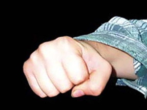 На губернатора совершено хулиганское нападение