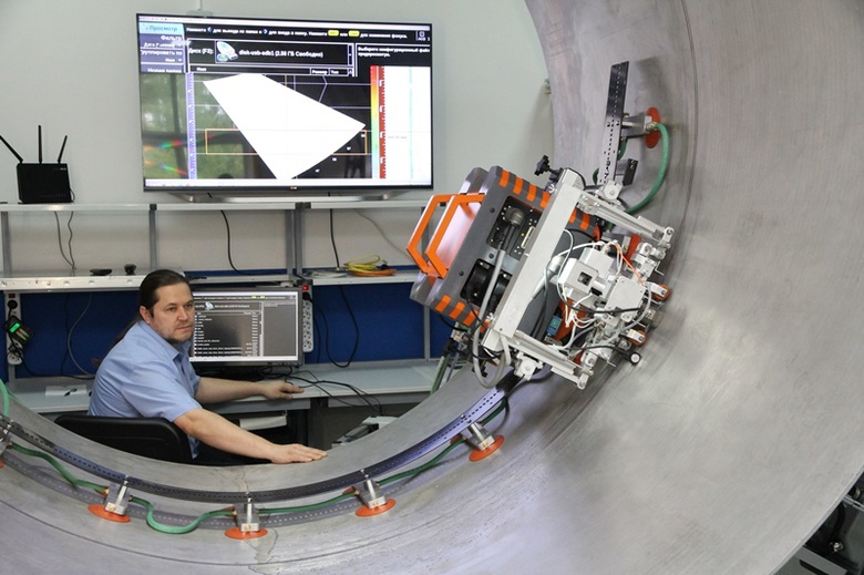 ТПУ представит на МАКС-2015 покрытия для иллюминаторов и 3D-принтеры для МКС