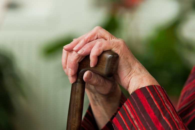 Томский омбудсмен помогла пенсионеру после инсульта попасть в дом престарелых
