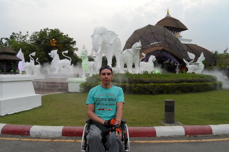 Северчанин создал проект о путешествиях по миру в инвалидной коляске