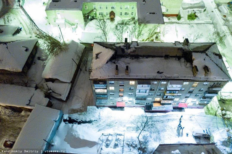 Власти: обрушившуюся крышу в доме на Вершинина отремонтируют за 2 недели