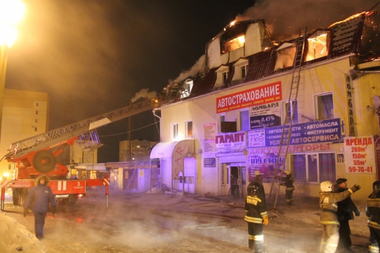 МЧС: здание на Мира в Томске, где произошел крупный пожар, могли поджечь