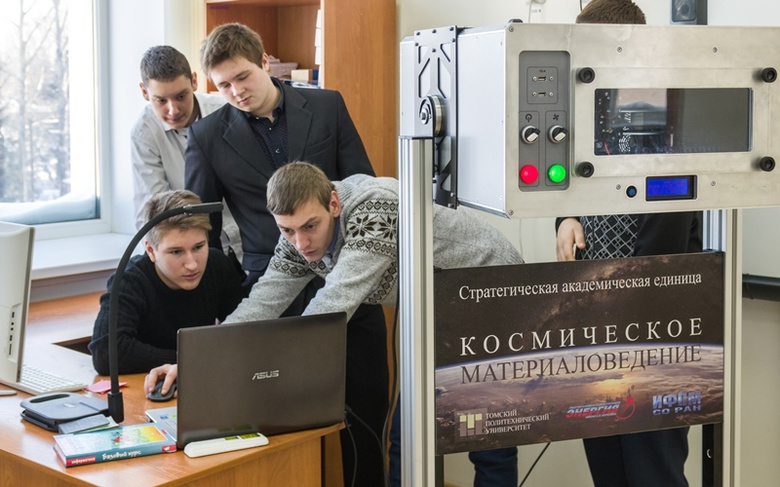 Томские школьники напечатали первую деталь для МКС на «космическом» 3D-принтере