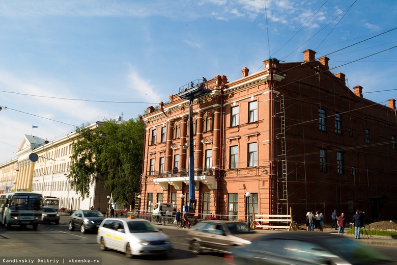 Фасад исторического здания в центре Томска отреставрировали по немецкой технологии