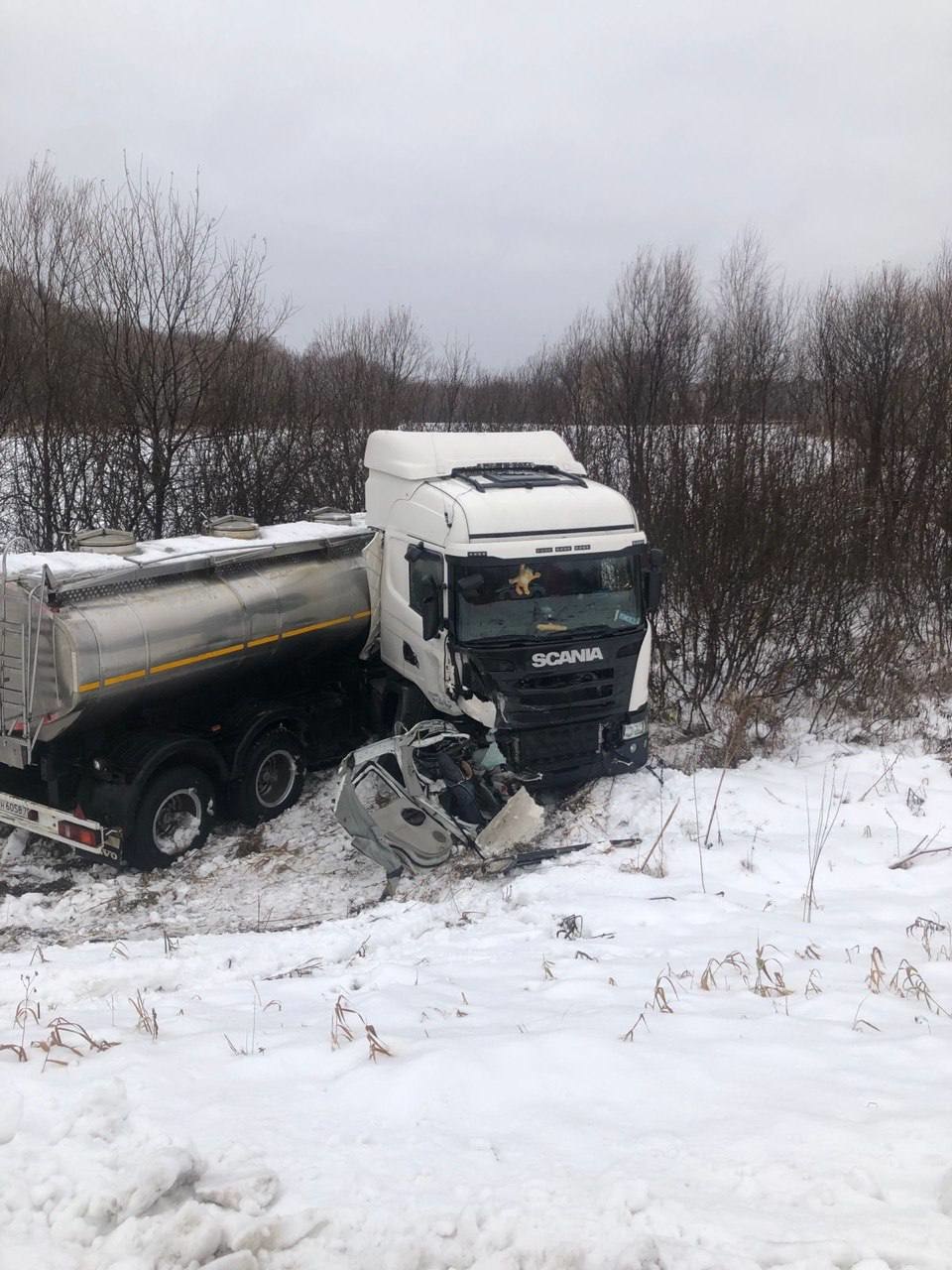 Двое погибли и двое пострадали в лобовом ДТП с фурой и легковушкой на  томской трассе | 14.11.2022 | Томск - БезФормата