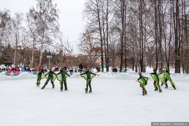 На Новособорной впервые заработал ледовый каток (фото)