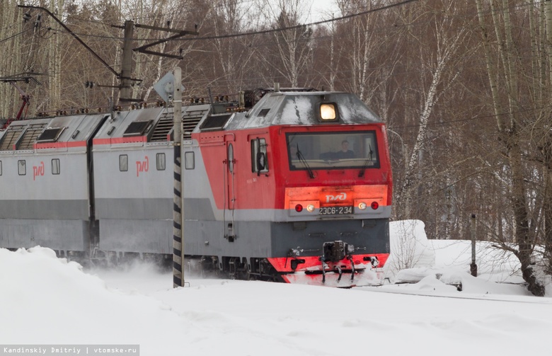 Железнодорожники ведут работу по уборке снега с томских путей в усиленном режиме