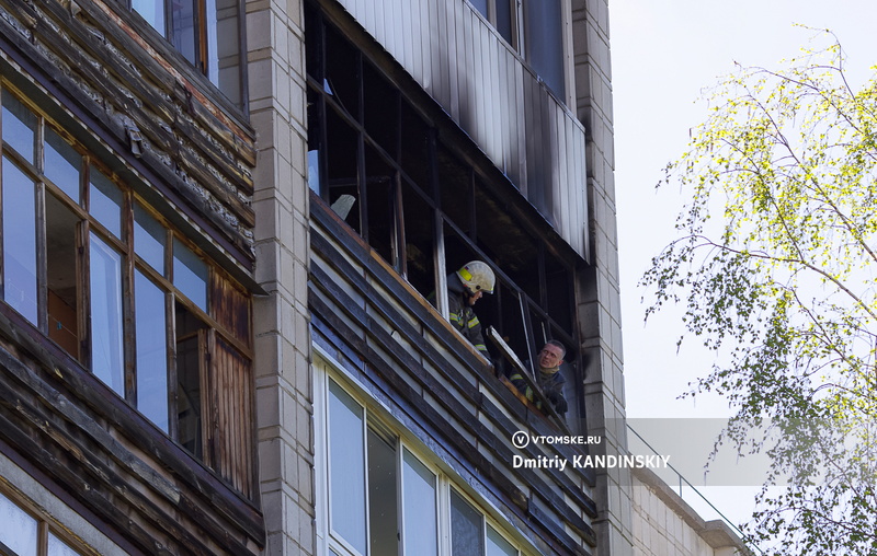 Квартира загорелась в многоэтажном доме Томска