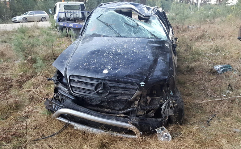 Mercedes опрокинулся на дороге под Томском, водитель погиб