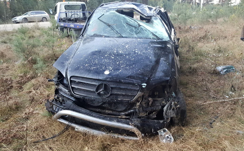 Mercedes опрокинулся на дороге под Томском, водитель погиб