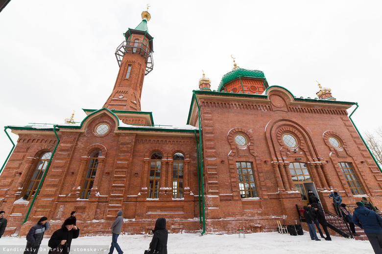 Восстановленная по старинным чертежам Красная мечеть открылась для верующих (фото)