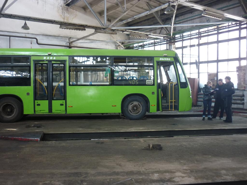 Судебные приставы арестовали три северских автобуса