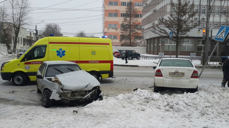 Два человека пострадали в ДТП на проспекте Ленина в Томске (видео)