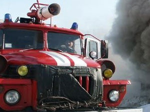 Двух человек из грузового лифта спасли при пожаре на электроламповом заводе