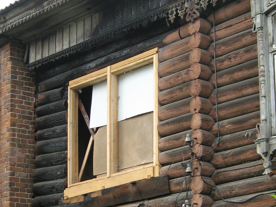 В доме на Профсоюзной обрушился потолок