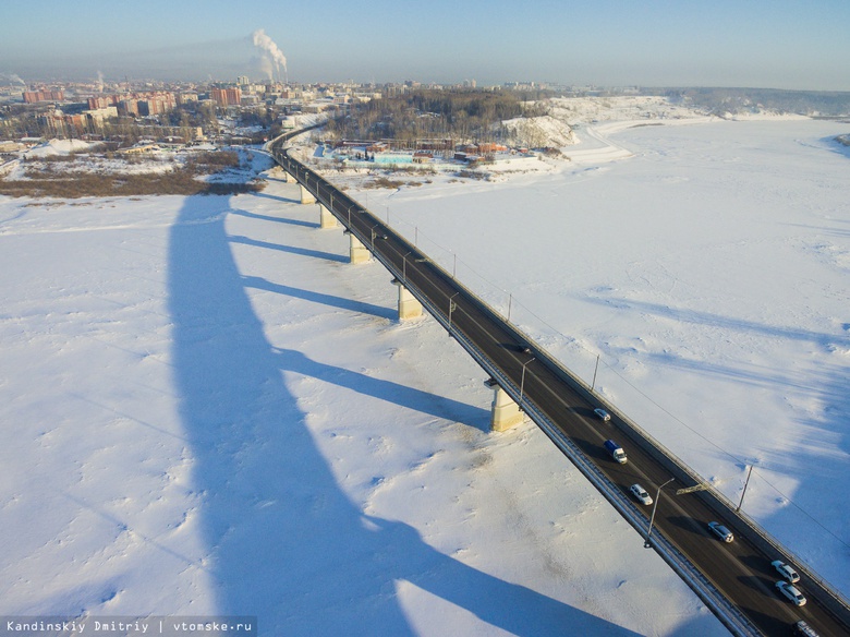 Движение на Коммунальном мосту Томска ограничили из-за дефекта