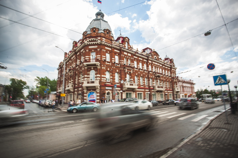 В ГИБДД предложили упорядочить, а не запретить парковки на тротуарах