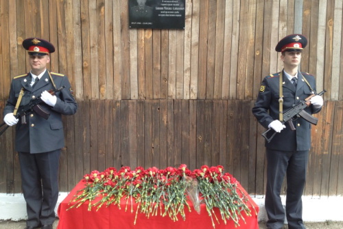 Память об еще одном милиционере, погибшем в ДТП, увековечили (фото)