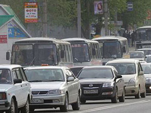 Утром на проспекте Ленина образовалась большая пробка