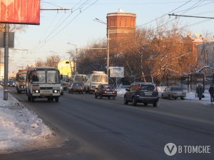 Автобусам № 4 запретили останавливаться рядом с аптекой на Учебной