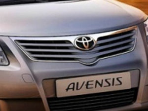 Молодая пара угнала автомобиль знакомого и попала в аварию