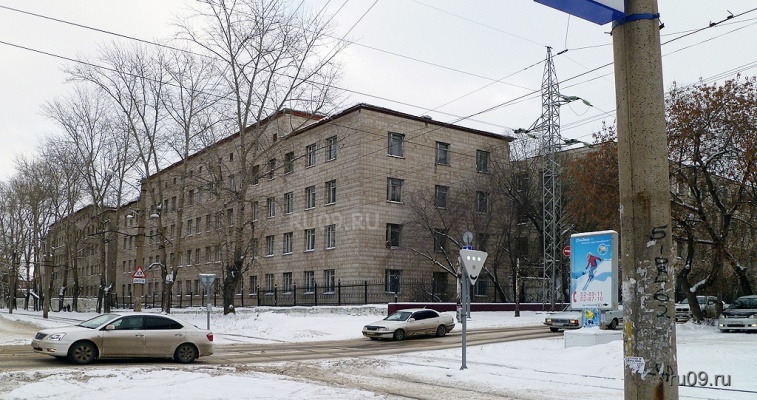 Пожарные потушили очередное возгорание в военном городке на Никитина