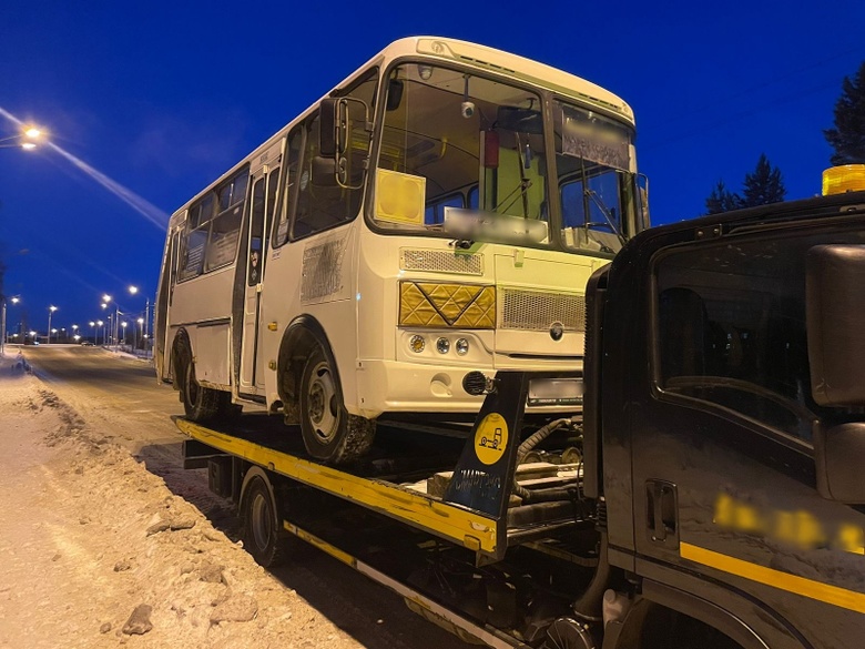 Двух лишенных прав водителей маршруток поймали в Томске