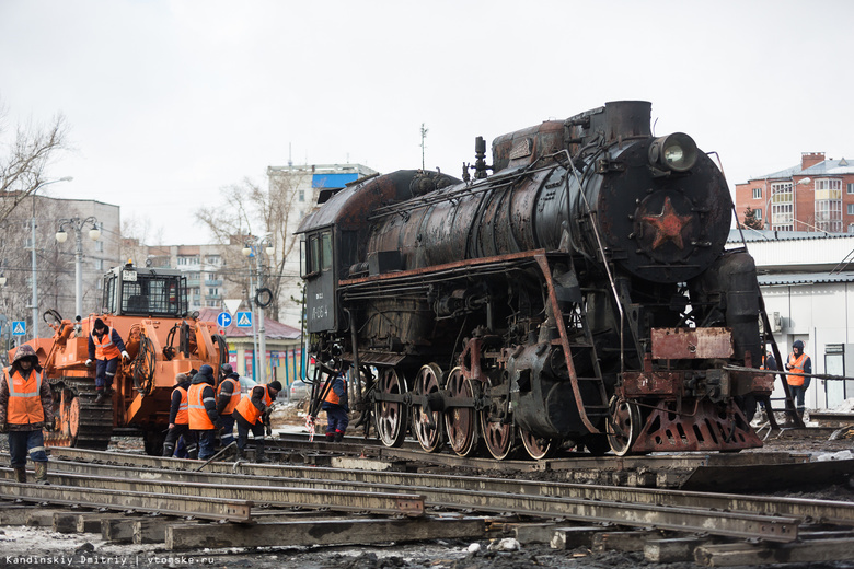 На площади перед вокзалом Томск-II установили 70-летний паровоз