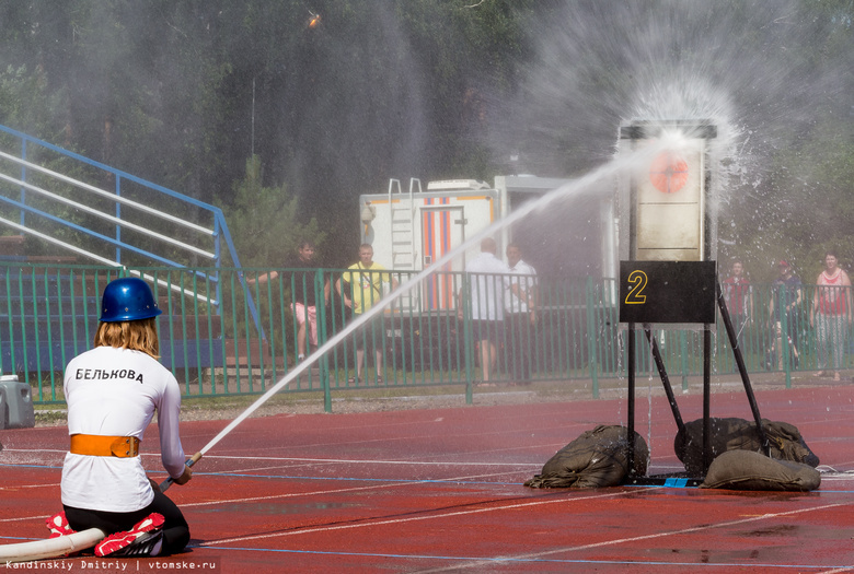 Поразить мишень: соревнования МЧС по пожарному спорту прошли в Томске